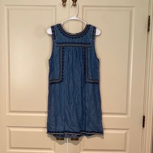 Embroidered, excite chambray tunic dress
